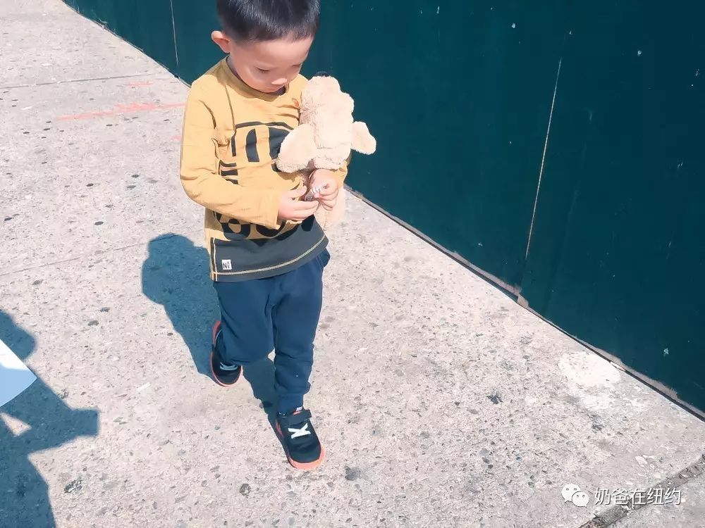 爸爸，这个糖实在是太辣啦~